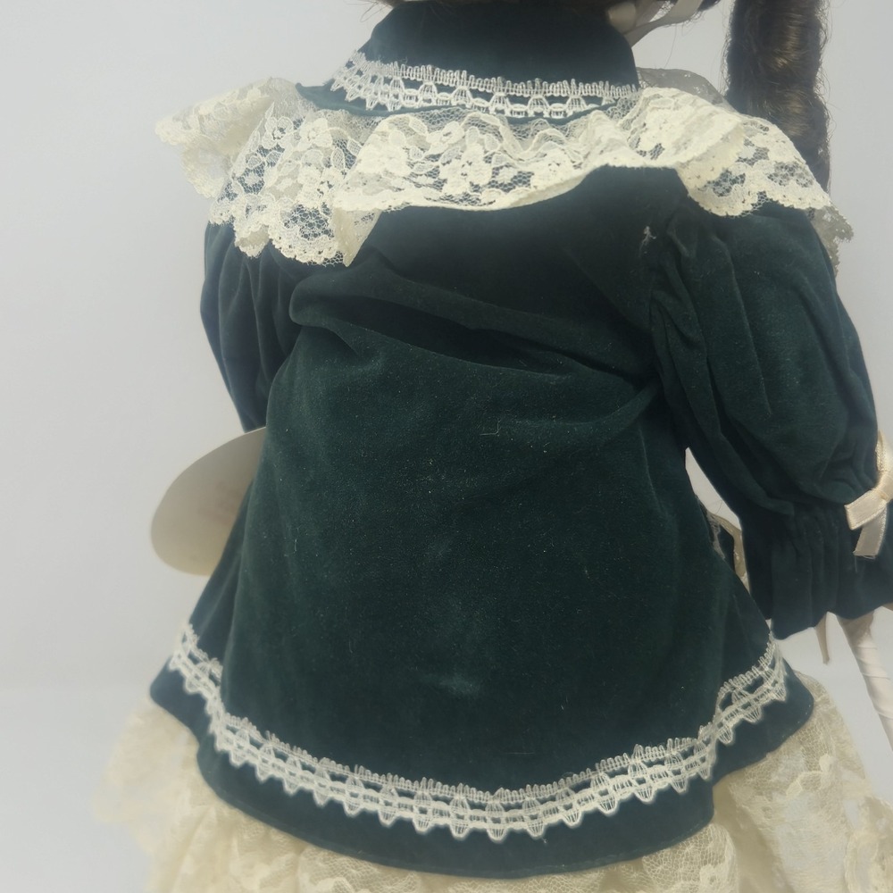 Vintage 1990 The Rosebud Collection Jillian Porcelain Doll 16" - Picture 14 of 16